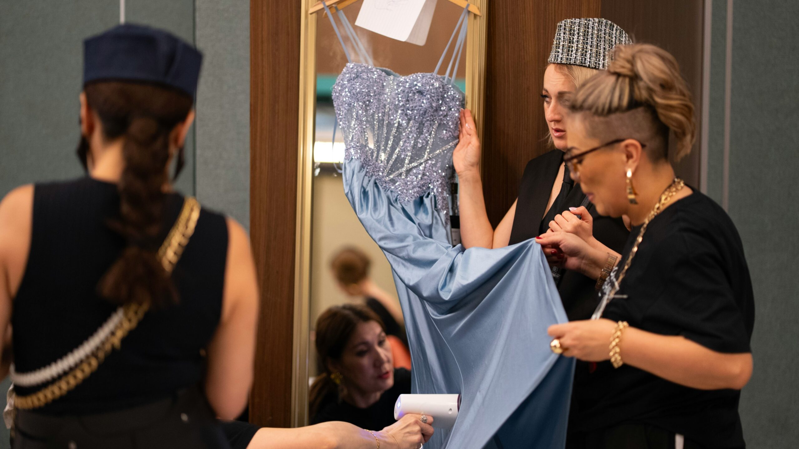 Comprehensive Guide to Clothing Design Degrees and Fashion Designer Education